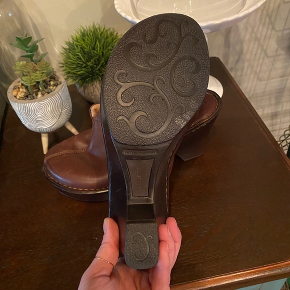 Born clogs lightly worn - Picture 3 of 6